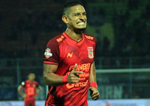 pemain terbaik liga indonesia 2019 renan silva